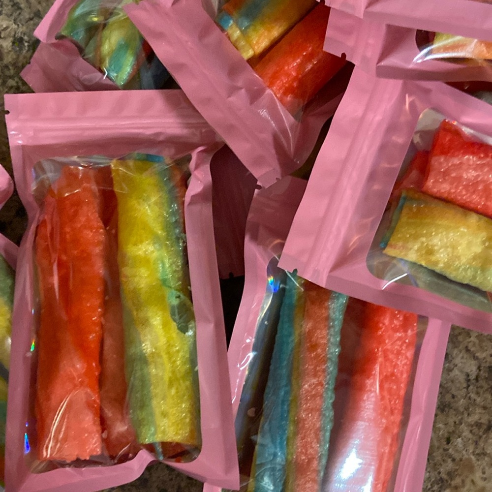 Freeze dried fruit roll ups